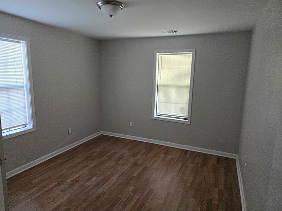 4th image of 2498 E Vandale Ave