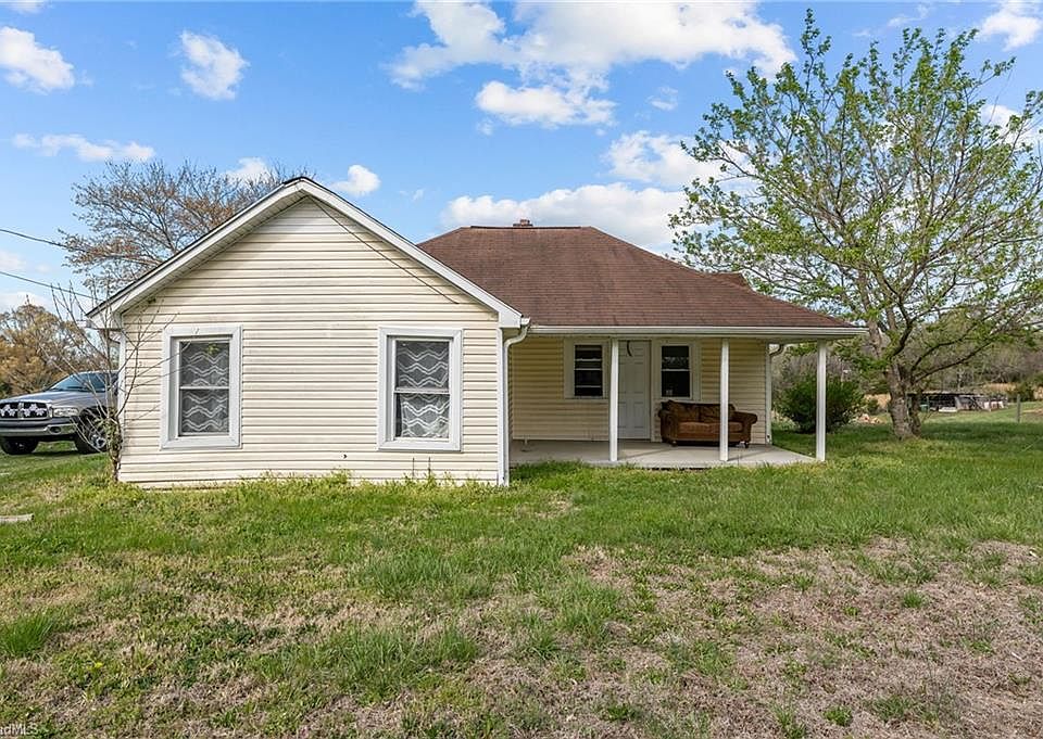 1st image of 366 Brooks Rd