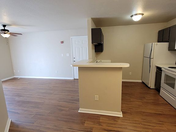 4th image of 2856 17th Ave Unit 106-1