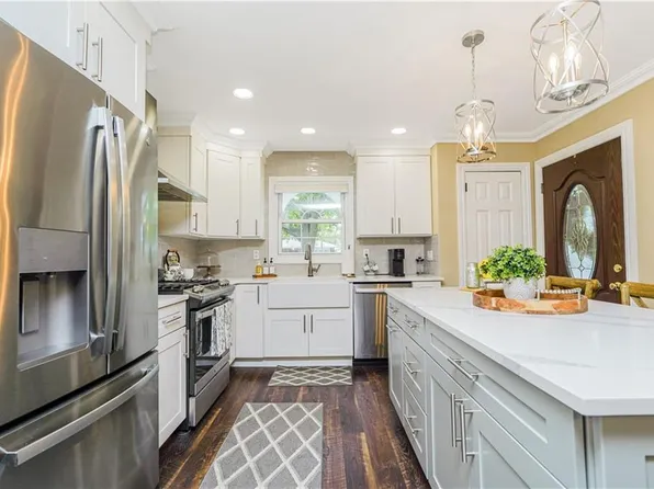 381 Burgher Avenue image 8 of 41