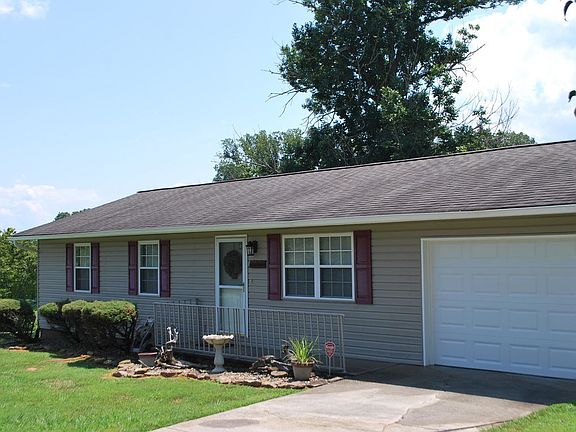 2nd image of 517 Wildcat Ln