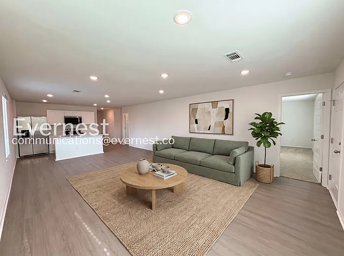 5 bed, 3.0 bath, 1867 sqft, $1,795 — Photo 3
