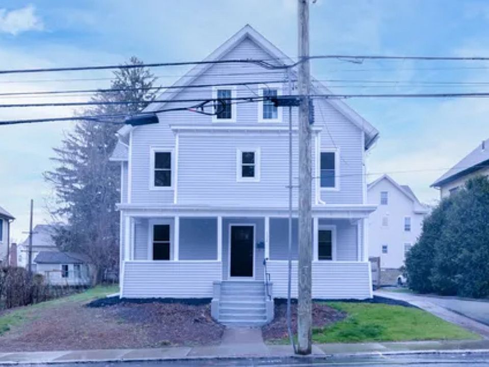 1st image of 132 Union St Floor 1