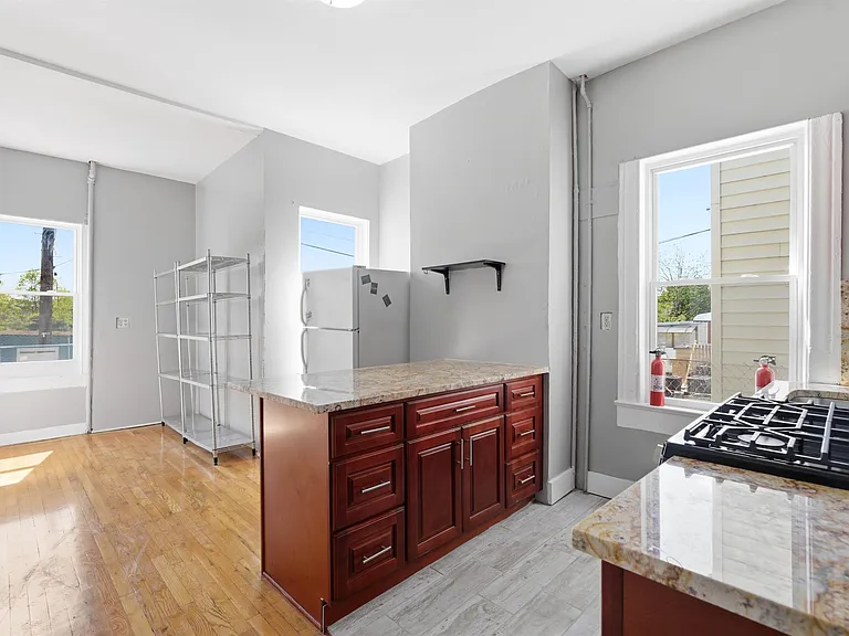 199 Ege Ave #199A — Photo 7