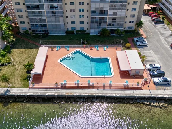 2949 Point East Dr APT B306, Aventura, FL 33160