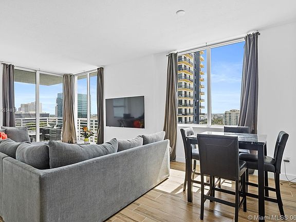 3rd image of 315 NE 3rd Ave APT 1103