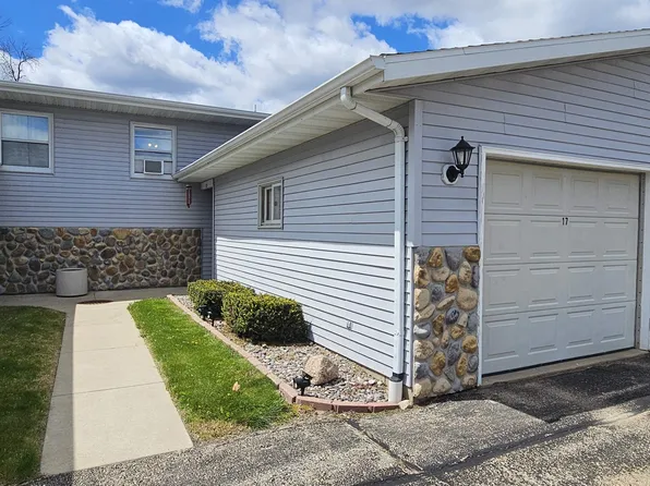 112 E Hofman St Unit 17, Cecil, WI 54111