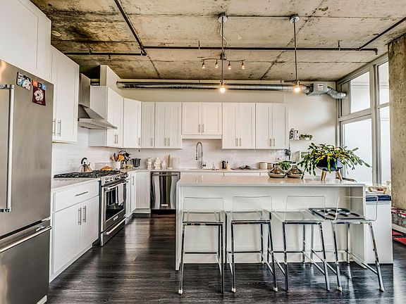 2nd image of 50 E 16th St Unit 1403