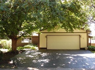 282 Lansdowne Rd, Indianapolis, IN 46234