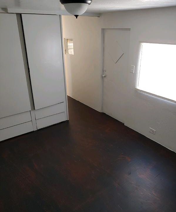 2nd image of 271 Ellis St