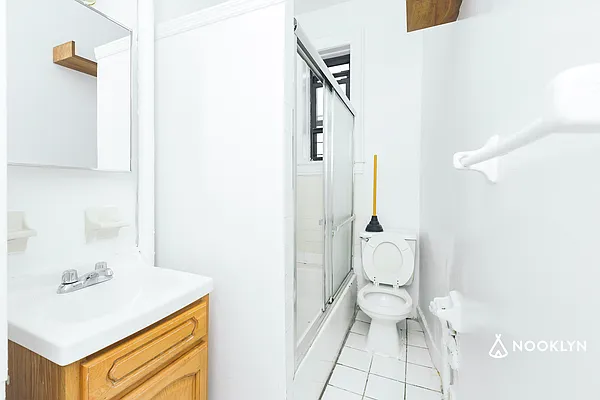 Rented by Nooklyn NYC LLC | media 14