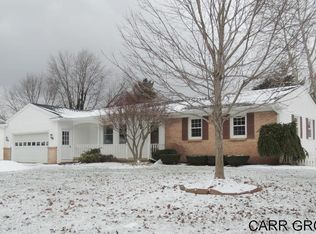 7728 Bluebird Dr, Jenison, MI 49428
