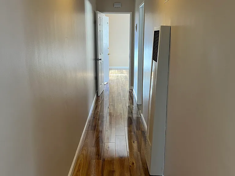 1761 E 1st St #4 — Photo 14