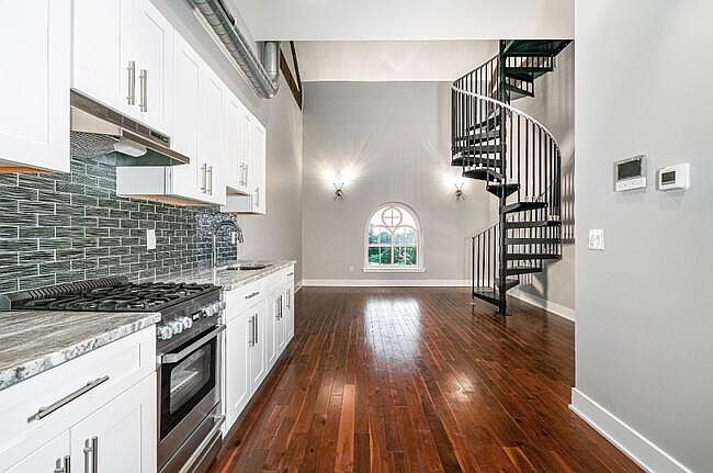 1st image of 1001 S 4th St #15