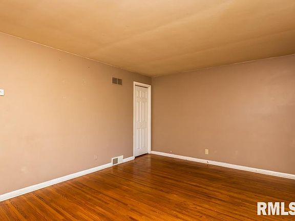 5th image of 2314 W Gilbert Ave
