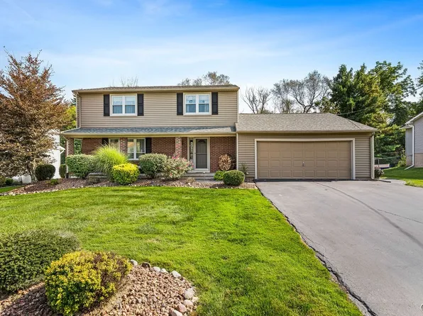 110 Lake Country Dr, Syracuse, NY 13209