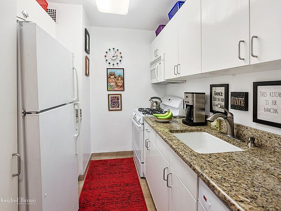 4th image of 140 W End Ave #4S
