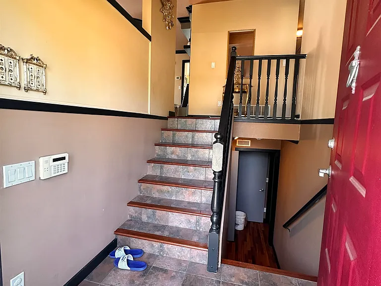 2934 Heckbert Pl — Photo 3