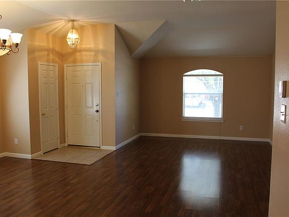 3rd image of 1044 Wood Stream Dr