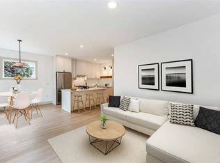 3098 Washington Ave #3, Victoria, BC