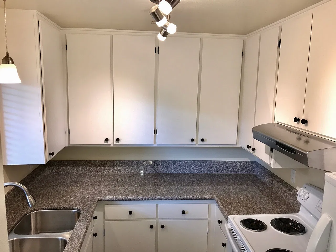 For Rent - Beautifully Remodeled 3br/1.5ba 1215 Sf Townhouse In Penasquitos Pines — Photo 3