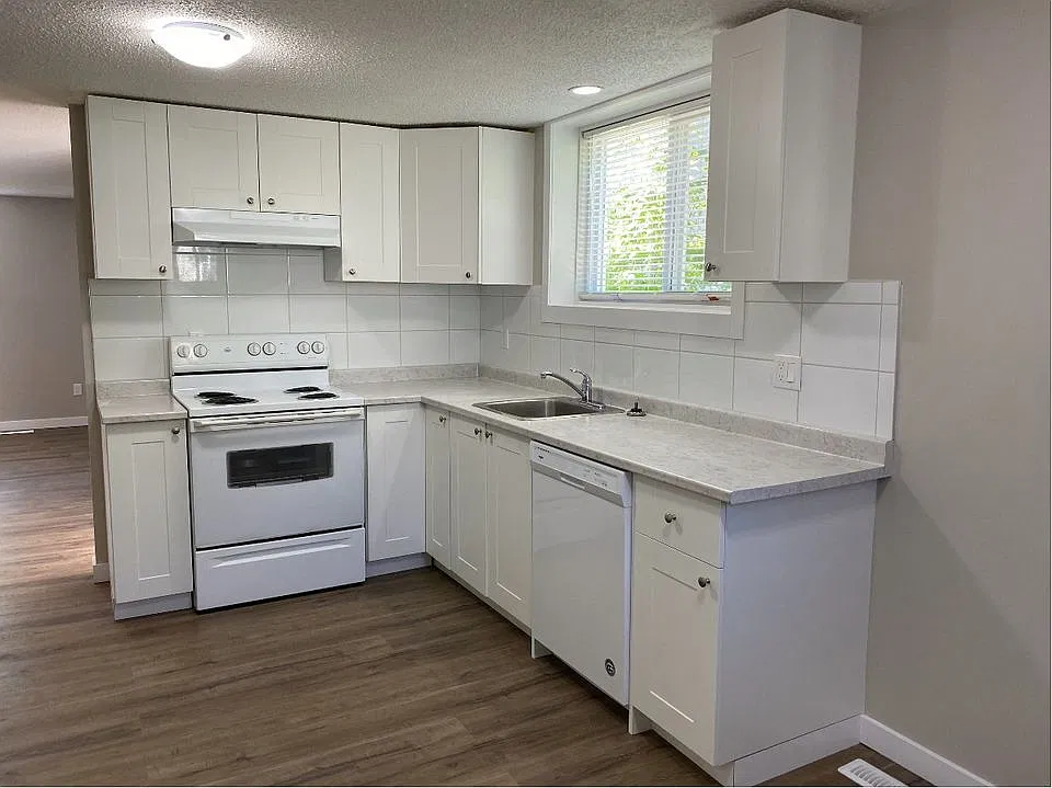 120th St NW, Edmonton — Photo 2