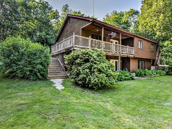 15 Clark Lane, Searsport, ME 04974