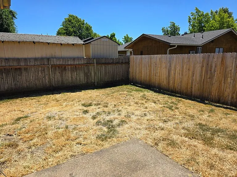 2830 SE Deborah Pl — Photo 21
