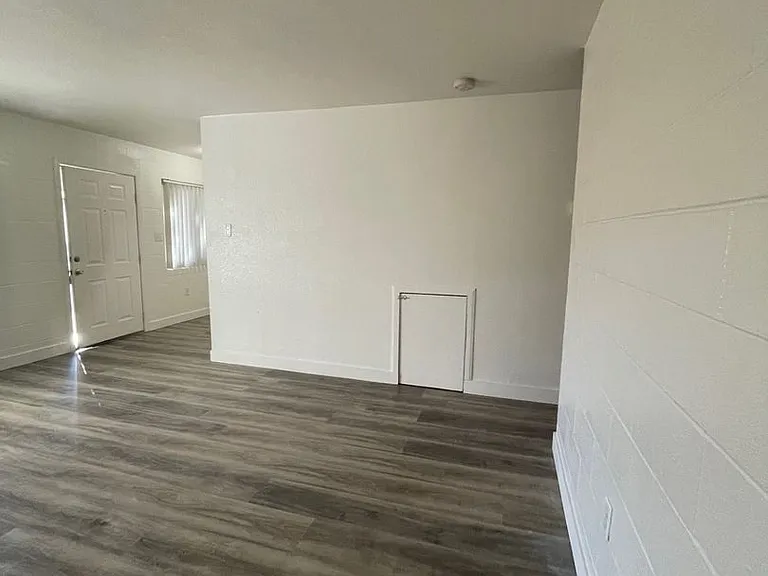 2109 N Daley St — Photo 6