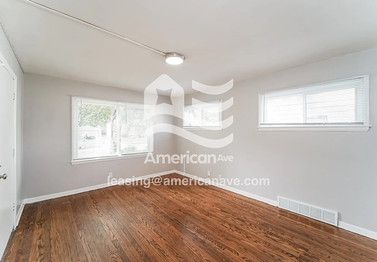 3 bed, 1.0 bath, 864 sqft, $1,216 — Photo 4
