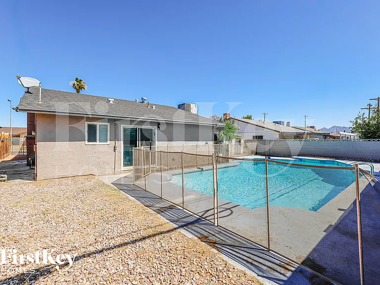 4843 Fairfax Ave — Photo 18