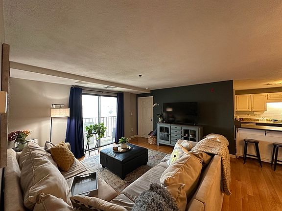3rd image of 39 Parlin St APT 605
