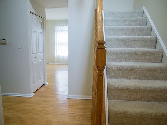 3rd image of 525 Cherry Hill Ct