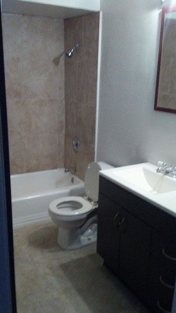 2nd image of 13943 S Dearborn St