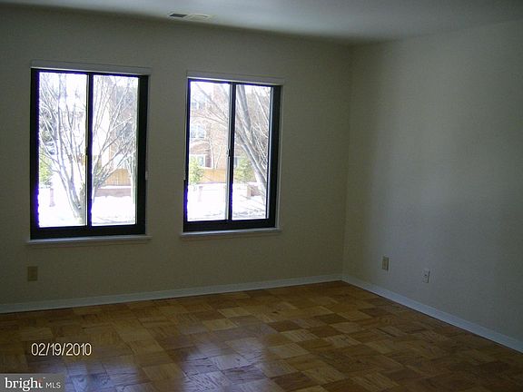 4th image of 11415 Commonwealth Dr APT 203