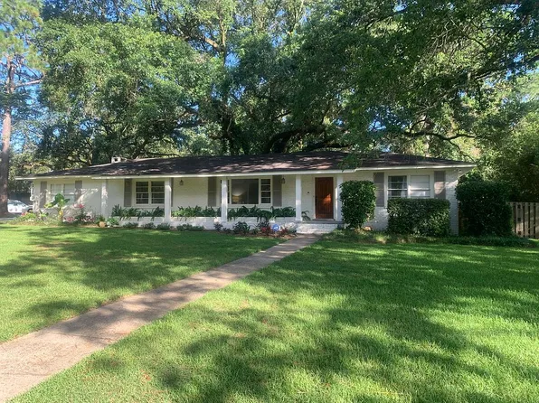 1064 Hillcrest Ln, Mobile, AL 36693