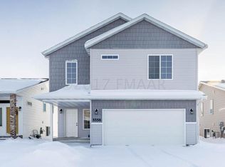 5558 59th St S, Fargo, ND 58104