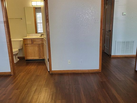 5th image of 1004 W Hill St APT A