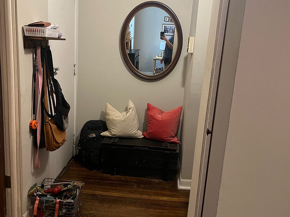 2nd image of 4130 N Sheridan Rd APT 1E