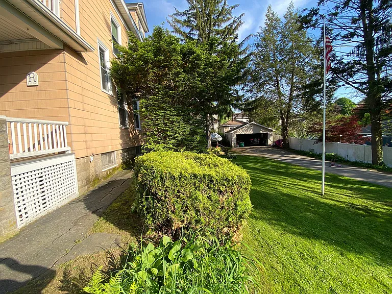 15th Ave — Photo 3