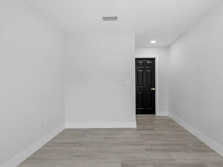 3909 W Oklahoma Ave — Photo 17