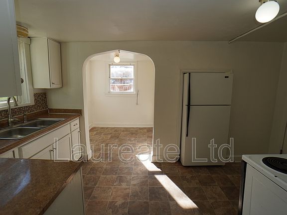 5th image of 2945 S Logan St APT B