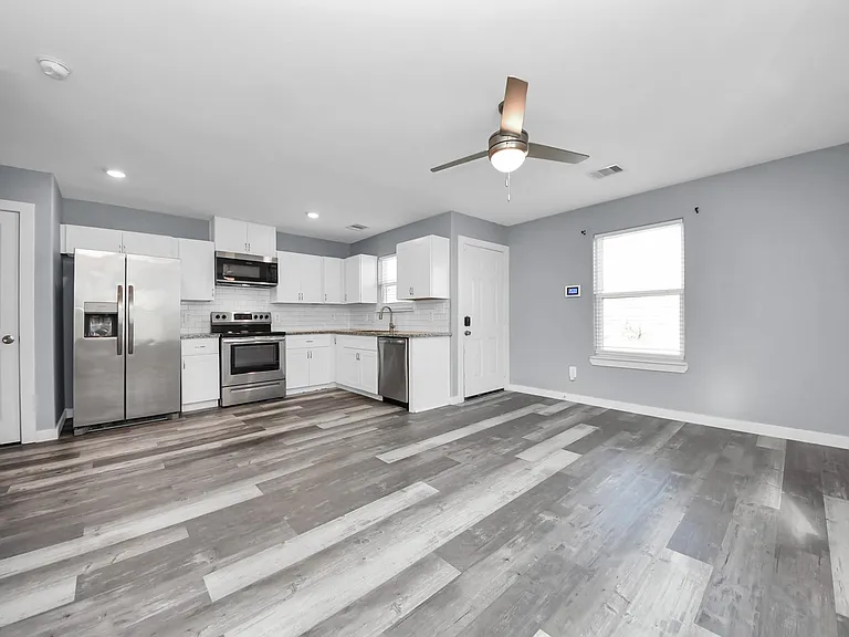 618 Maple Way #B — Photo 16