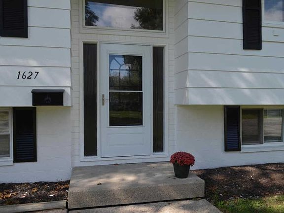 3rd image of 1627 Rygate Dr