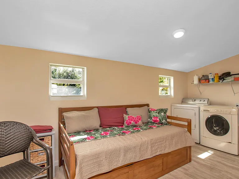 1635 Pandorea Ln — Photo 13