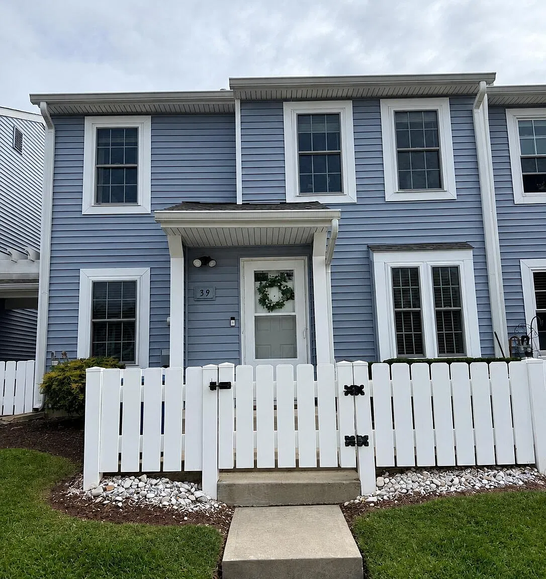 2 bed, 1.5 bath, 1128 sqft, $2,595 — Photo 1