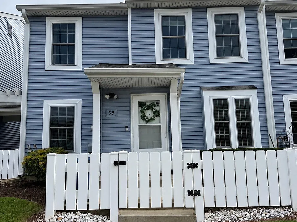 39 Almond Dr