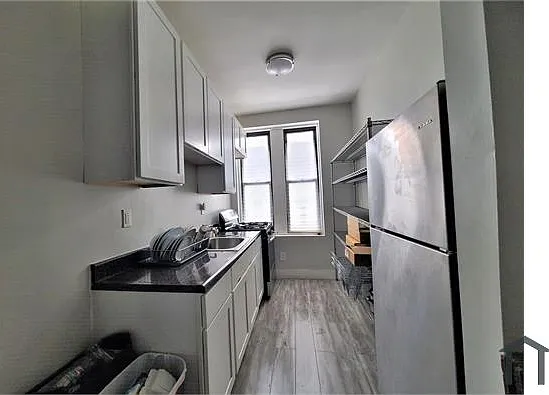 4 bed, $3,900 — Photo 2