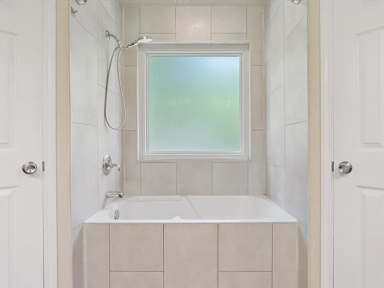4524 Canyon Rdg — Photo 16