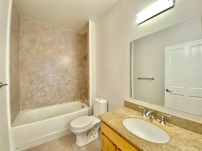 Valley Oak Drive, 140 * — Photo 26
